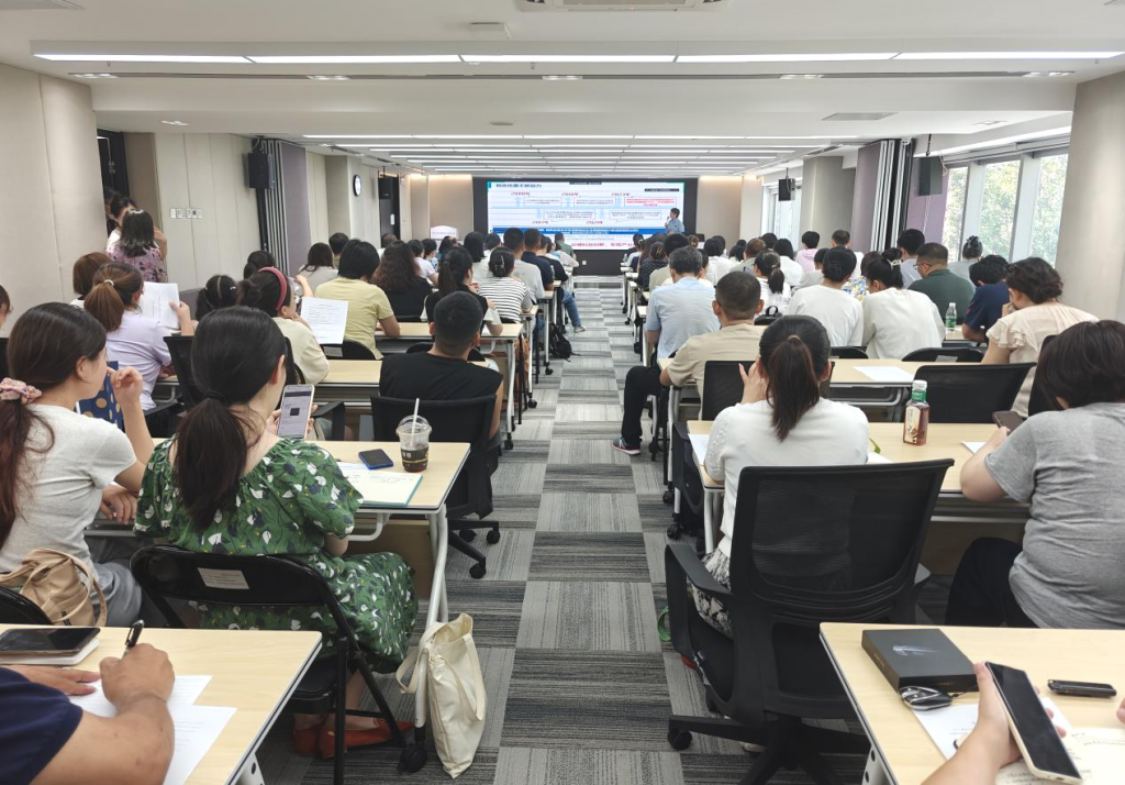 凯时尊龙科技受邀为中关村高新技术企业协会会员单位作规范企业研发管理专题培训(图2)